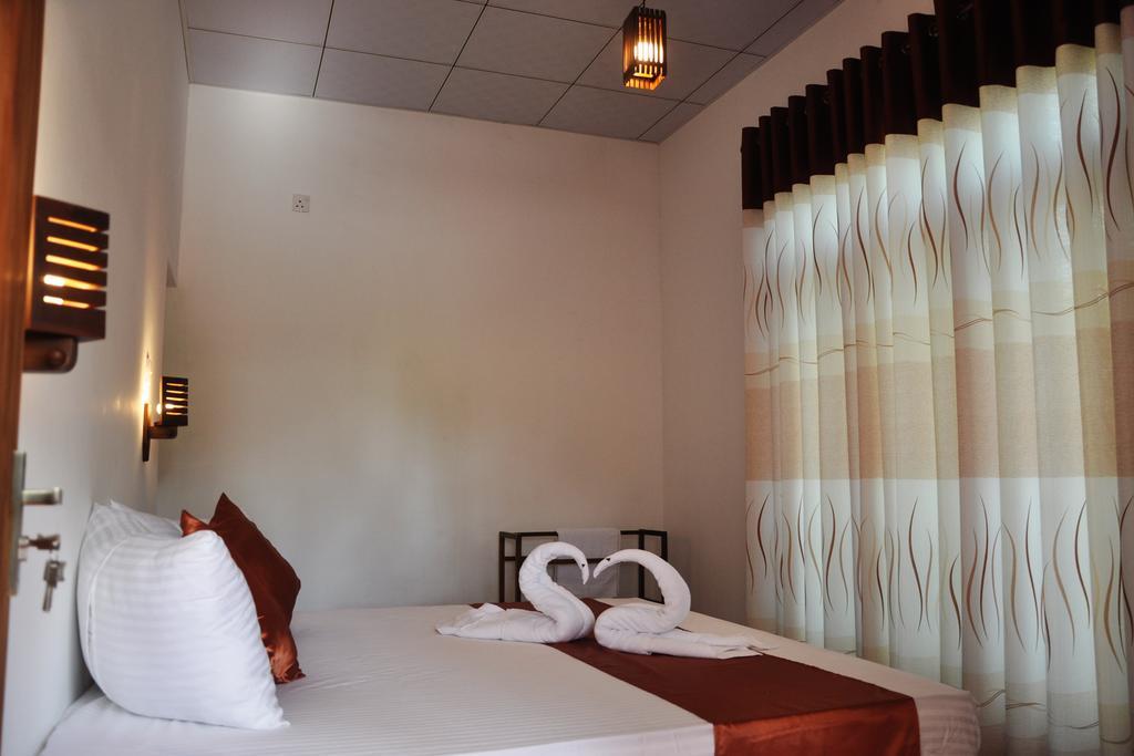 Coconut Garden House Hotel Удавалаве Екстериор снимка