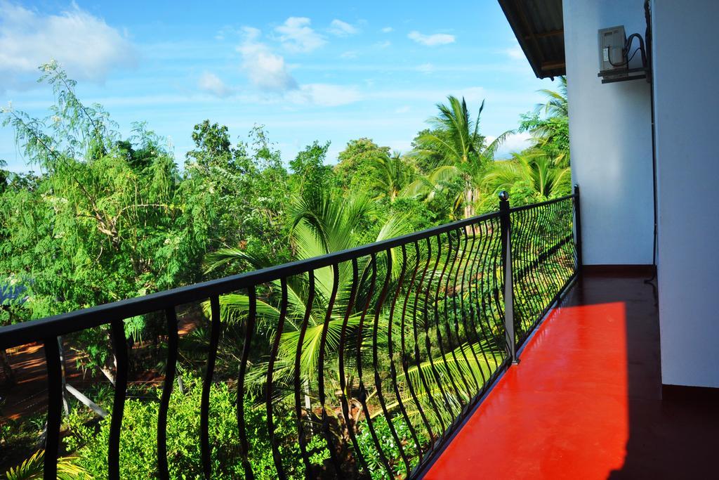 Coconut Garden House Hotel Удавалаве Екстериор снимка