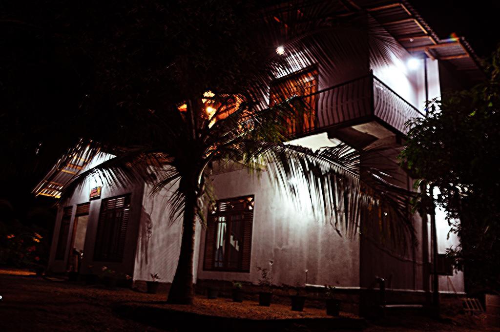 Coconut Garden House Hotel Удавалаве Екстериор снимка