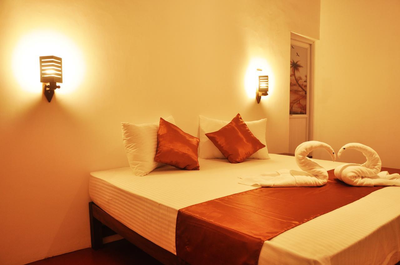 Coconut Garden House Hotel Удавалаве Екстериор снимка